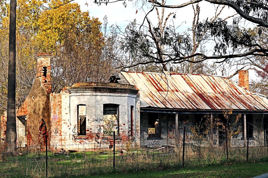 Specjalista przeprowadzający konsultację dotyczącą usług w domu